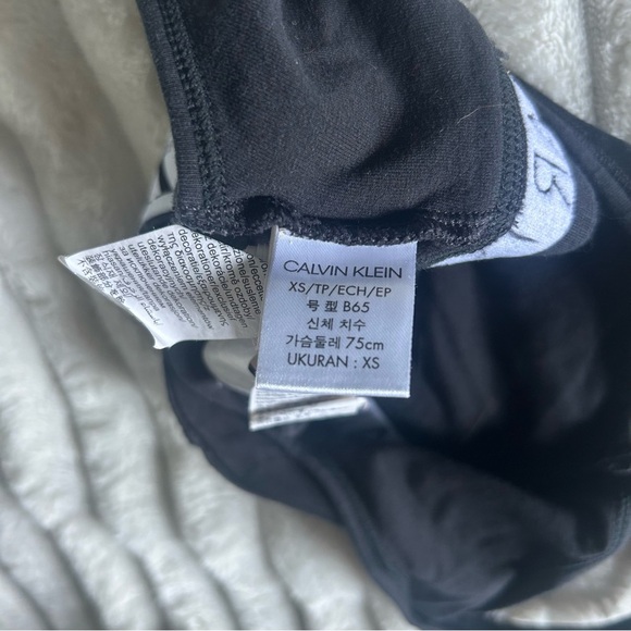 Calvin Klein Underwear Women’s XS Black Bralette - Picture 3 of 4